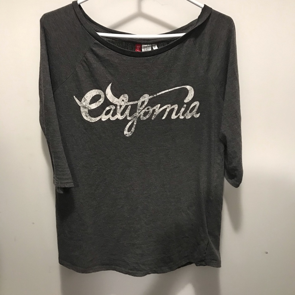 2 for 15‼️CALIFORNIA GRAPHIC TEE